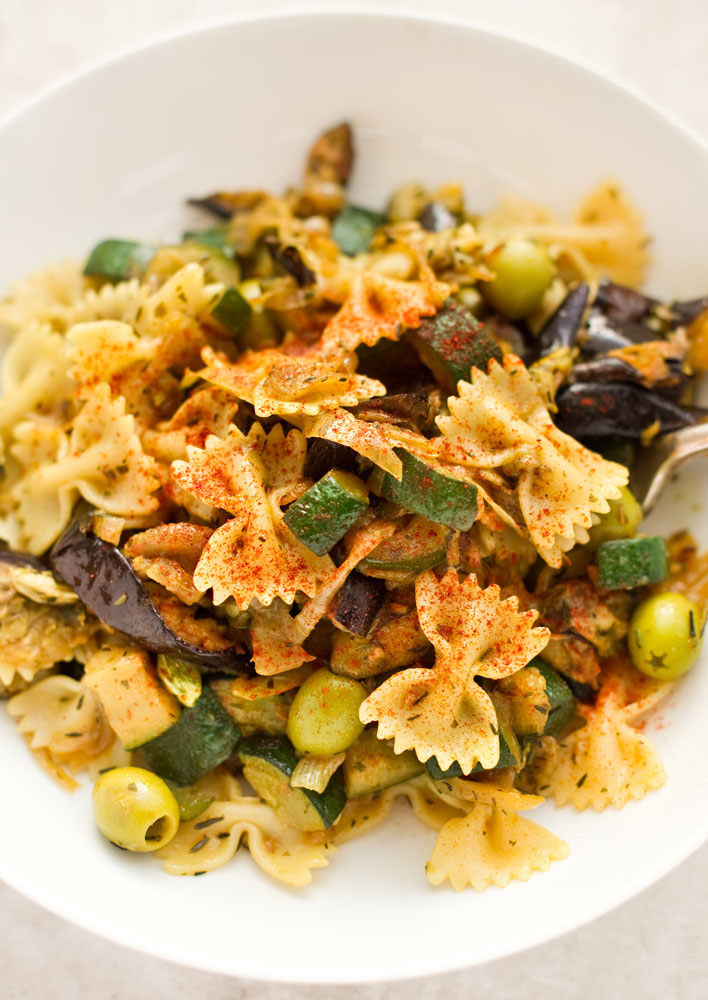 Pasta-with-aubergine-and-courgettes_pt