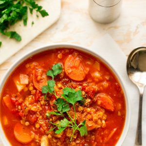 Red-lentil-&-tomato-soup-with-parsley_pt