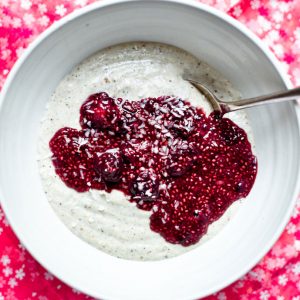 Sproated-Buckwheat-Porridge-with-Almondds-&-Blackberry-Compote-with-Chia-Seeds-&-Vanilla_pt