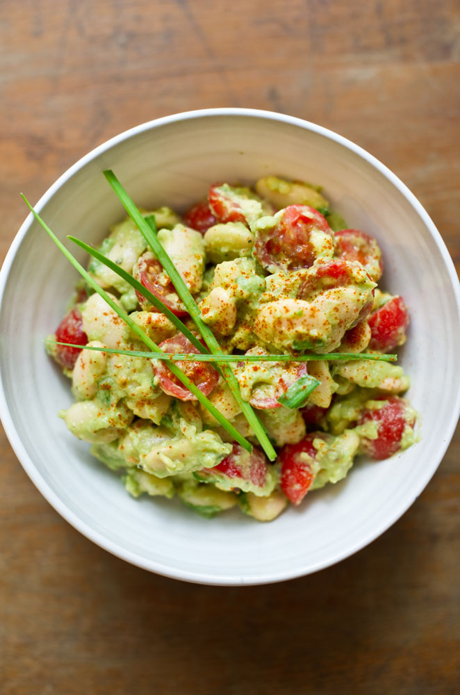 Avocado-Dip-with-Butter-Beans-&-Baby-Tomatoes_2_pt
