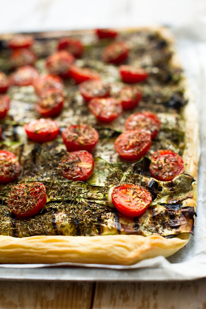 puff-pastry-with-preserved-lemon-tapenade_pt