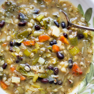 Pearl-Barley,-Kale-&-Black-Bean-Soup_pt